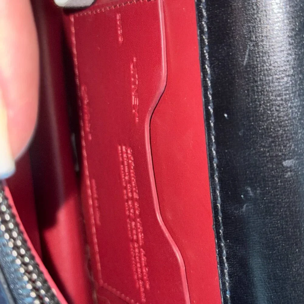 Off-White Black Leather Crossbody Bag – Iridescent Arrow Logo & Red Interior - Picture 3 of 7